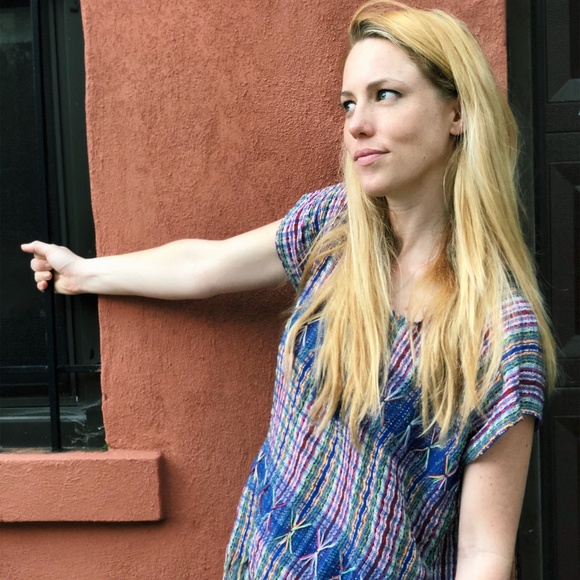 Hi, I'm Allison and I love vintage shtuff - Picture 4 of 5